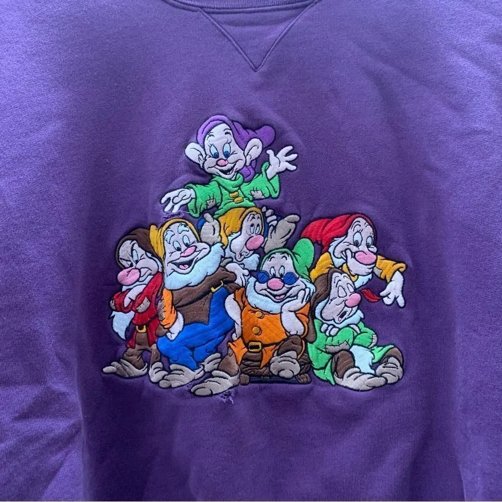 Vintage Disney 7 dwarfs Crewneck size large